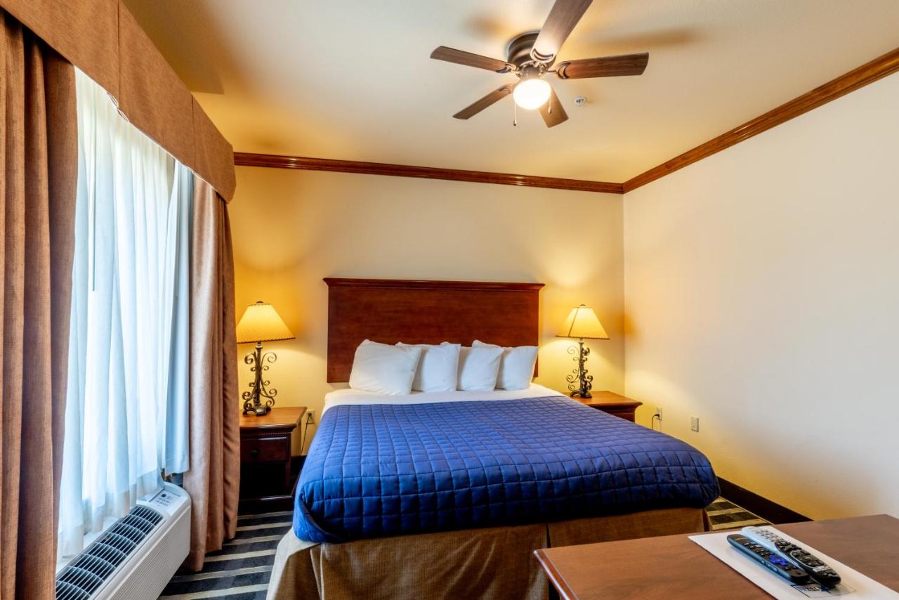 | Hotel Texas Hallettsville