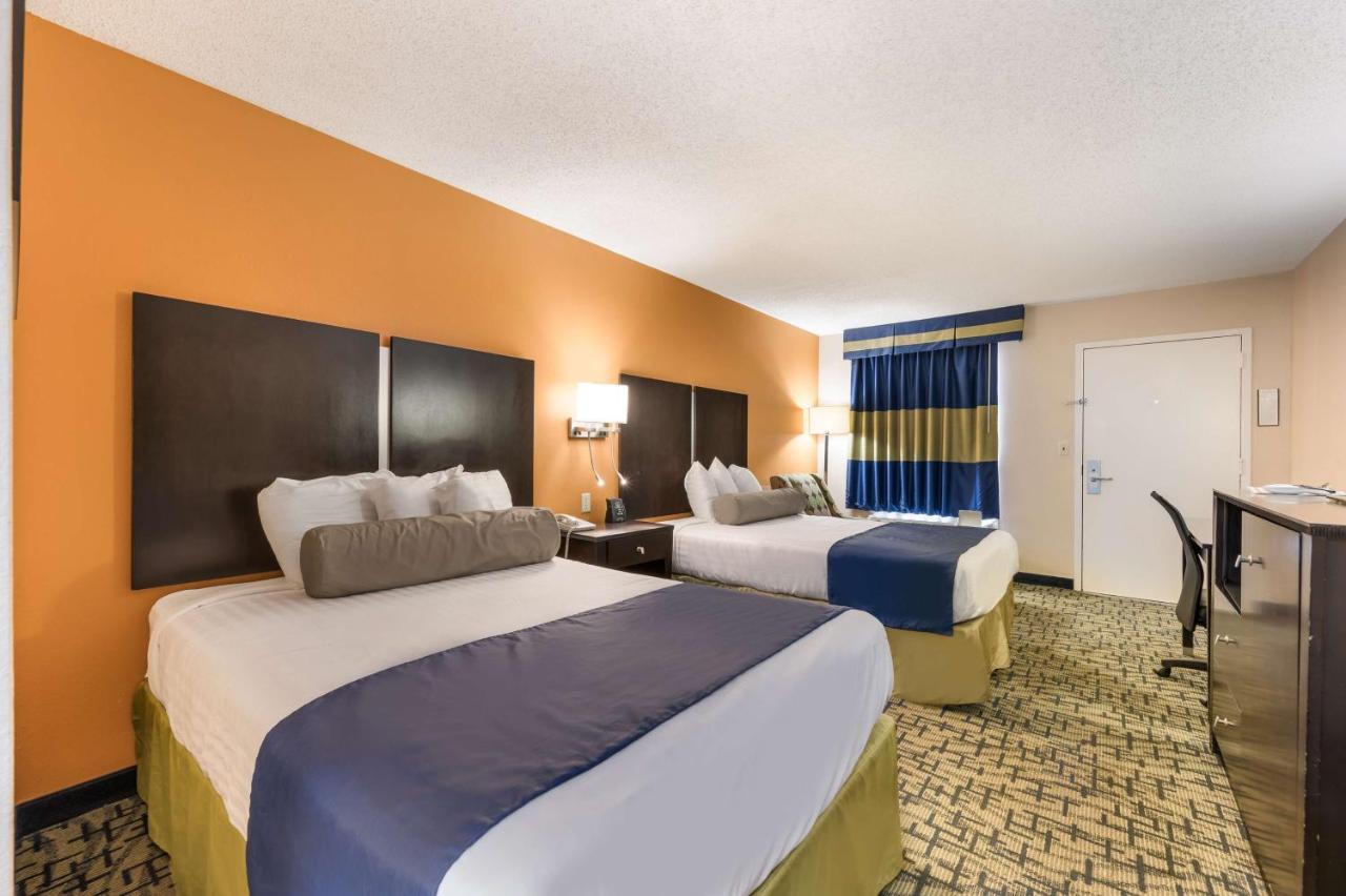 Double Room with Two Double Beds - Smoking at SureStay Hotel by Best Western Meridian