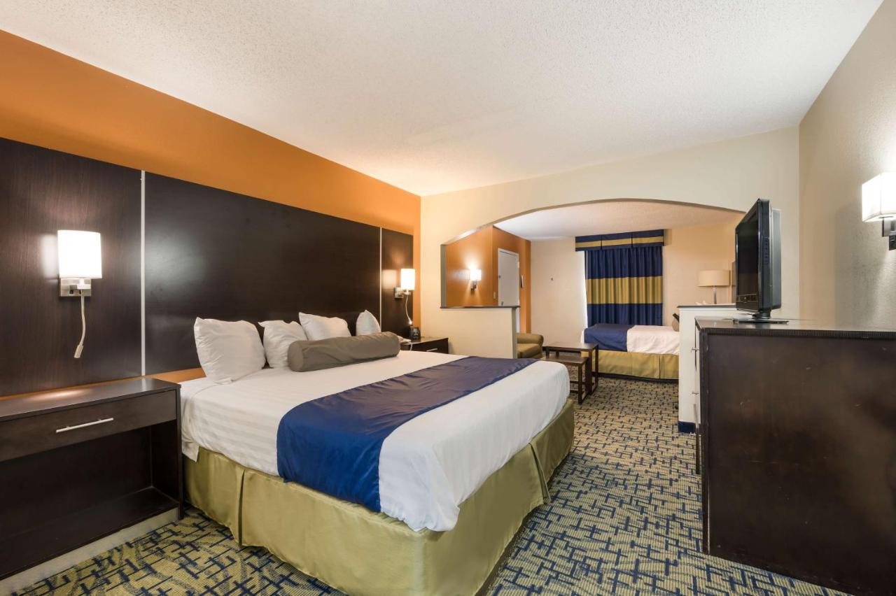 King Room with Jetted Tub - Non-Smoking at SureStay Hotel by Best Western Meridian