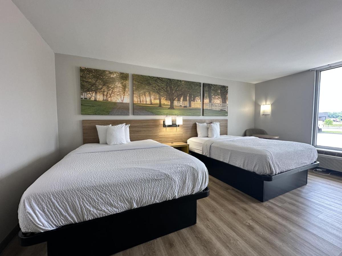 Double Room - Disability Access/Non-Smoking at Days Inn by Wyndham Adel I-75