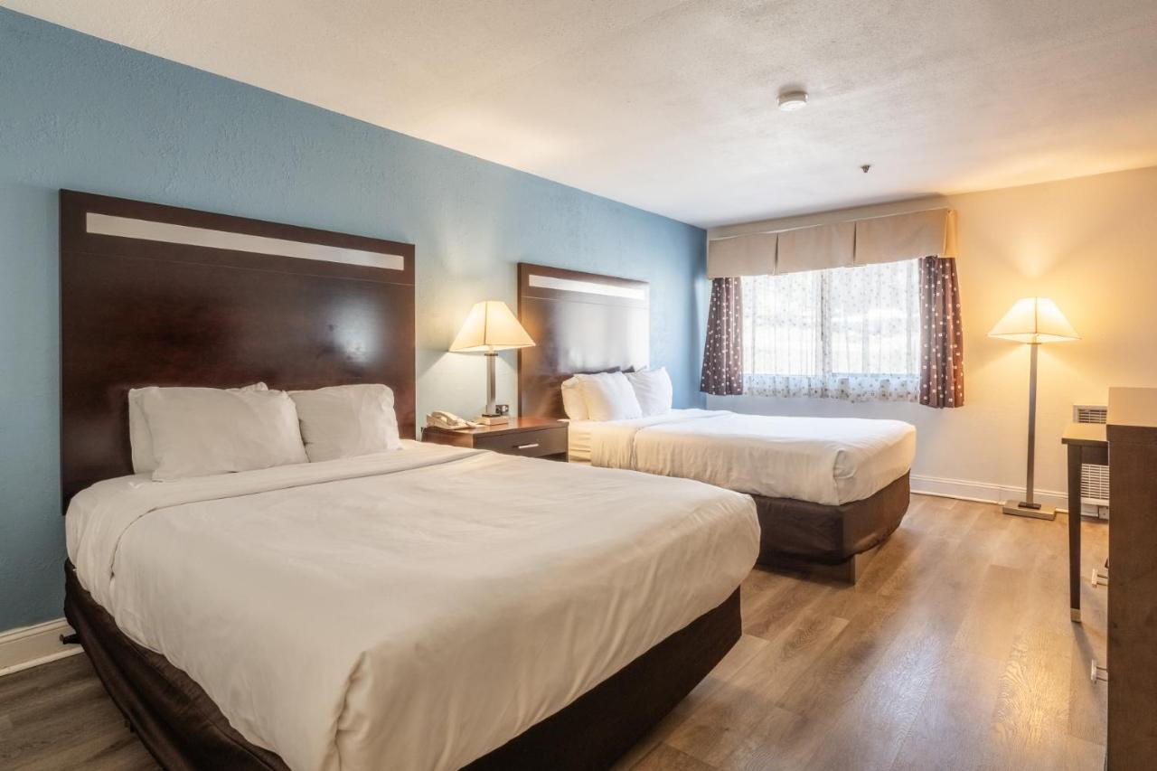 Standard Room, 2 Queen Beds, Non-Smoking at Quality Inn Near Mammoth Mountain Ski Resort