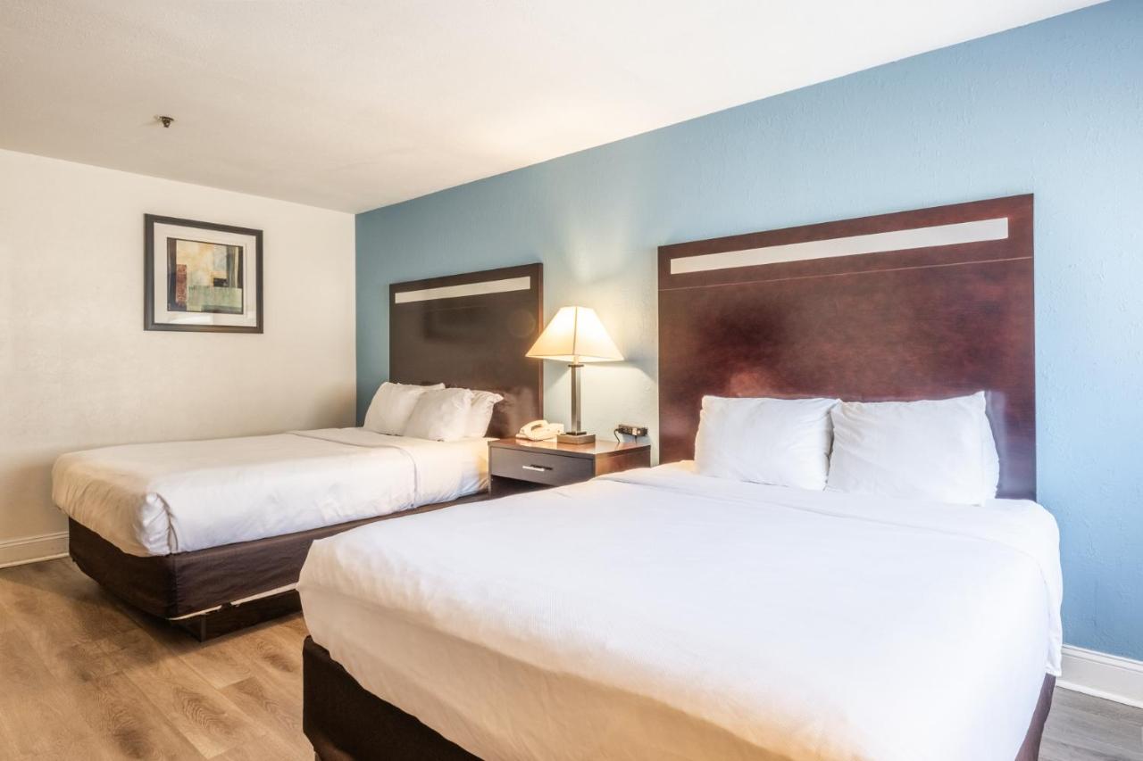 Standard Room, 2 Queen Beds, Non-Smoking at Quality Inn Near Mammoth Mountain Ski Resort