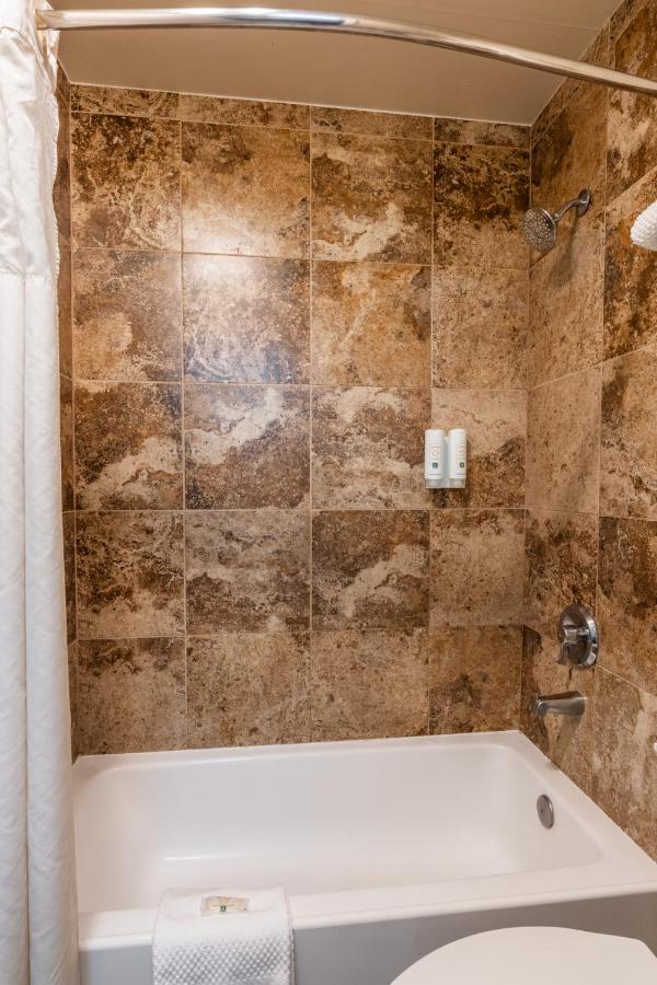 Standard Room, 2 Queen Beds, Non-Smoking at Quality Inn Near Mammoth Mountain Ski Resort