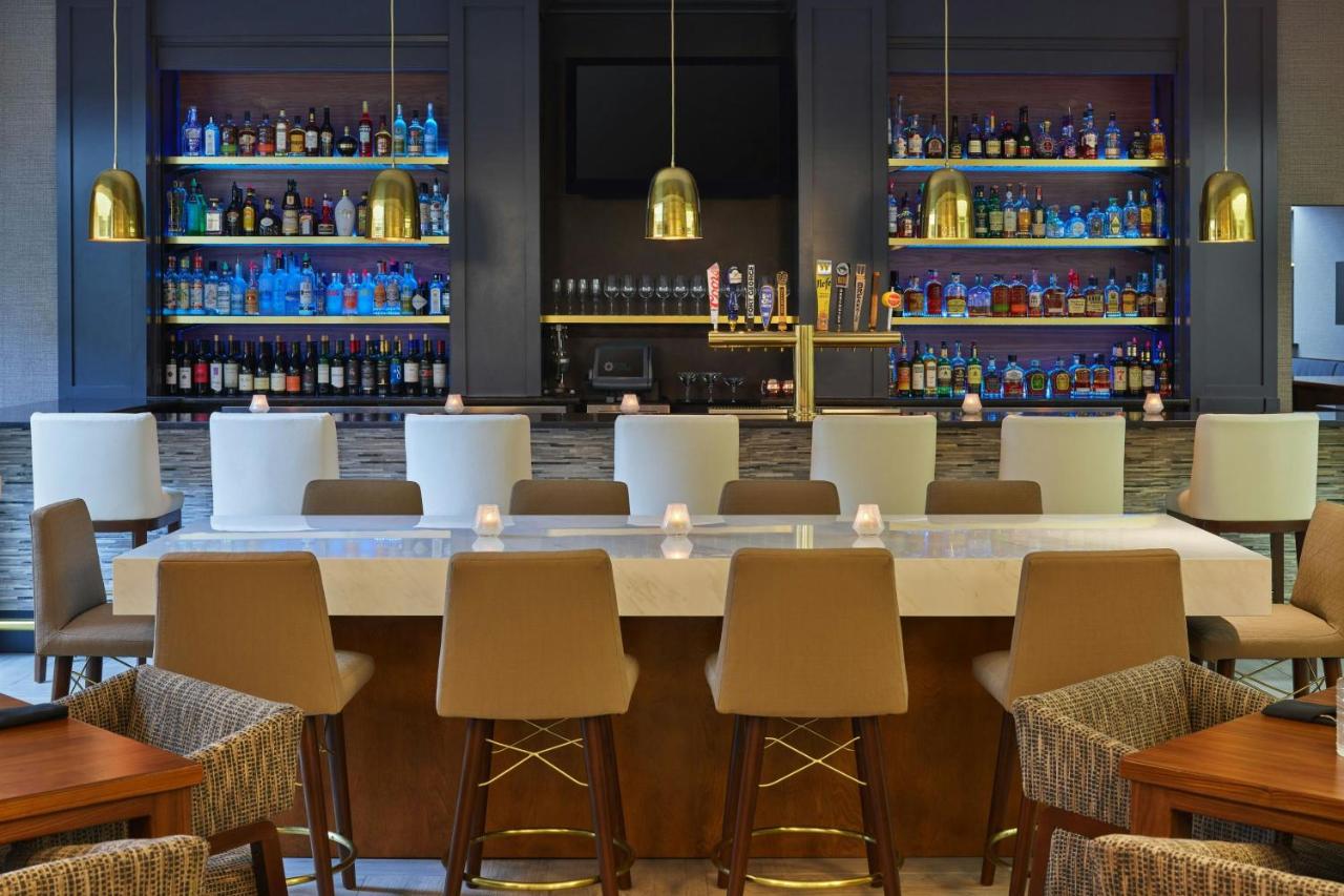 | Sheraton Portland Airport Hotel