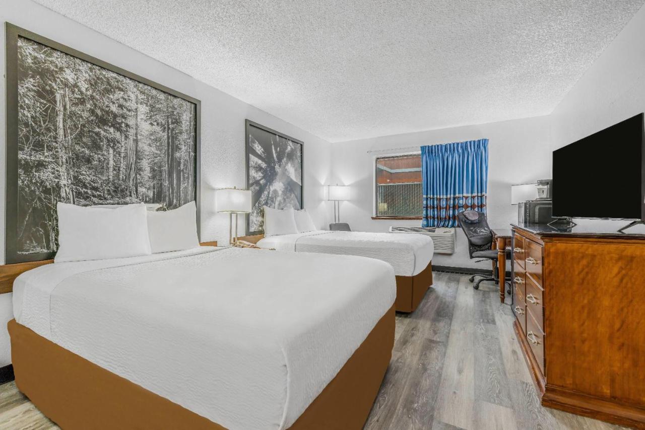Deluxe Double Room with Two Double Beds - Non-Smoking at Super 8 by Wyndham Arcata