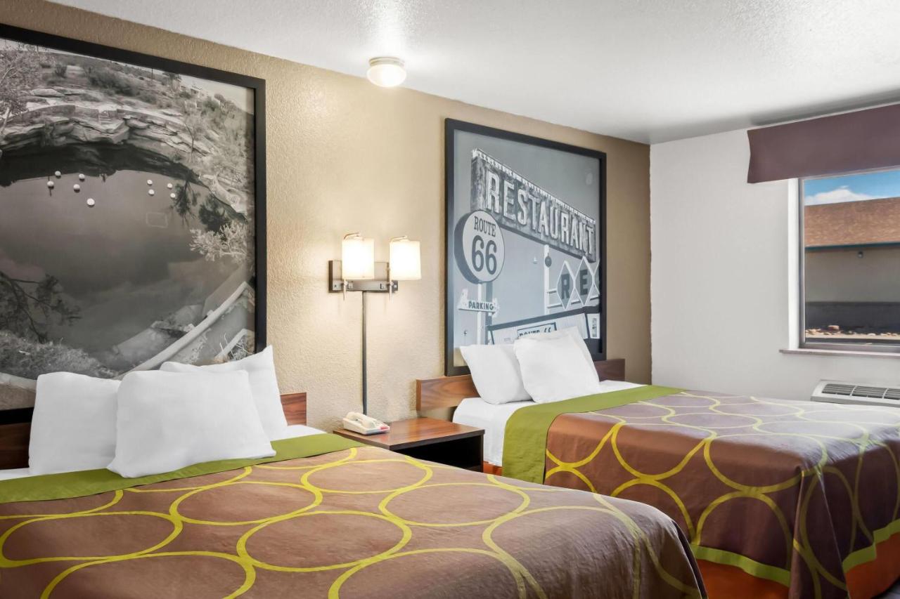 | Super 8 by Wyndham Santa Rosa