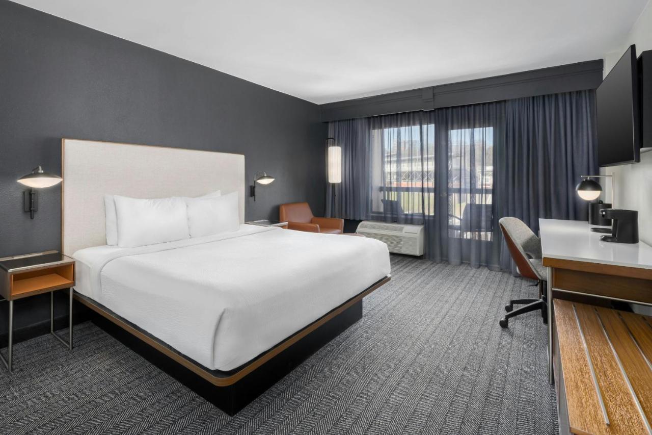 | Courtyard by Marriott Chattanooga Downtown