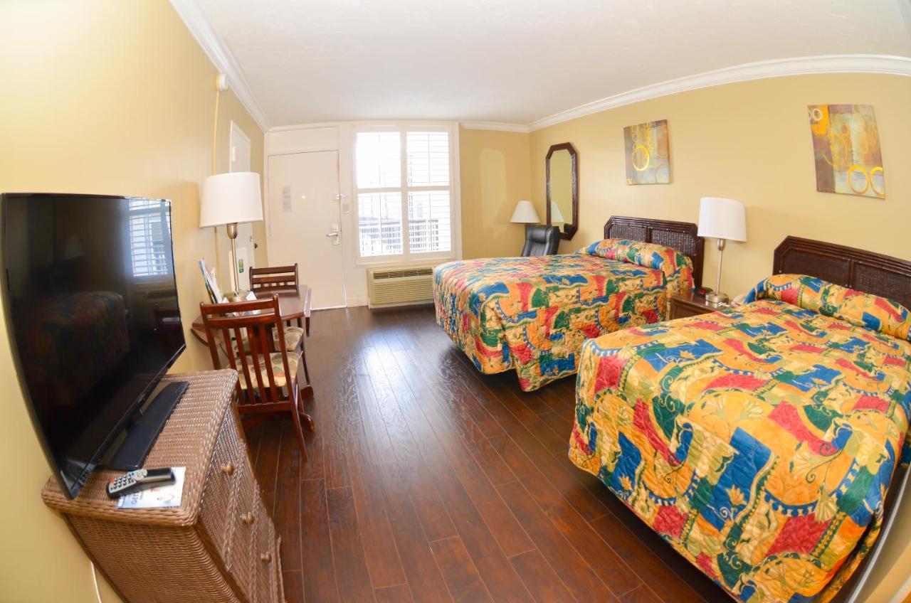 Standard Double Room at Gulfcoast Inn Naples