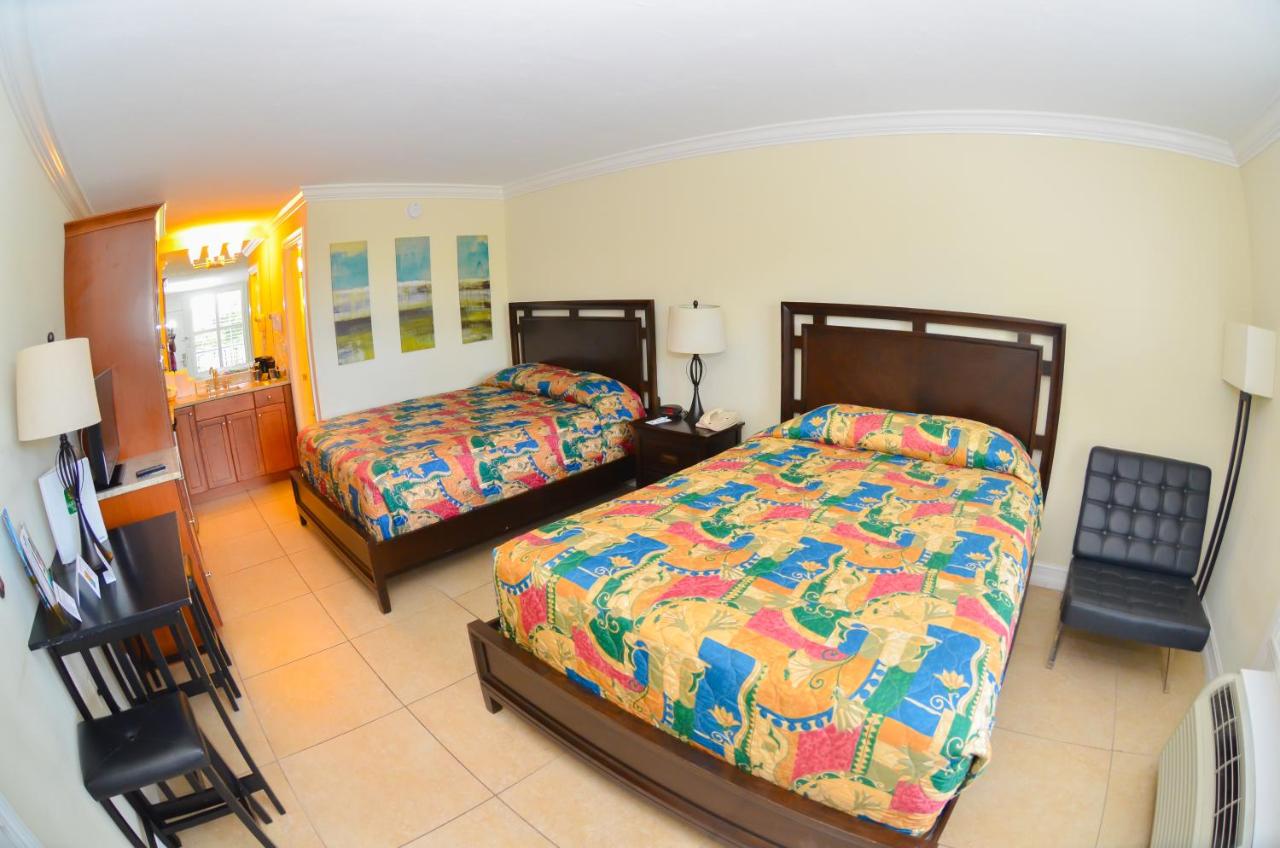 Standard Double Room at Gulfcoast Inn Naples