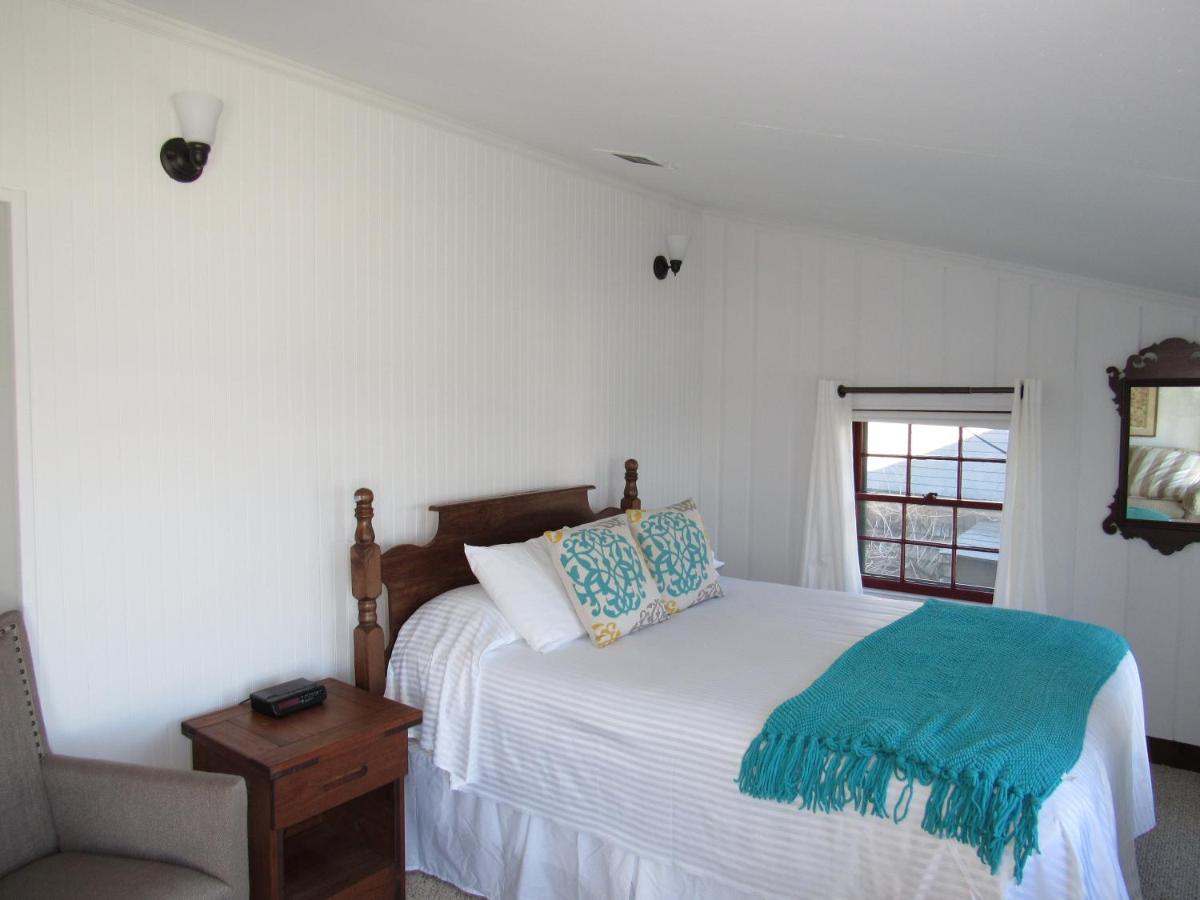 Deluxe Quadruple Room with Sea View at The Masthead Resort