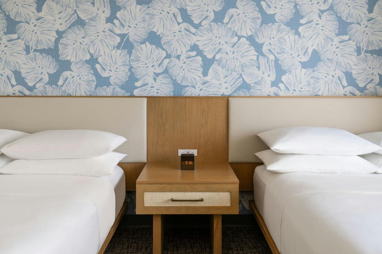 Tower Ocean Double, Guest room, 2 Double, Ocean view at Sheraton Princess Kaiulani Waikiki Beach