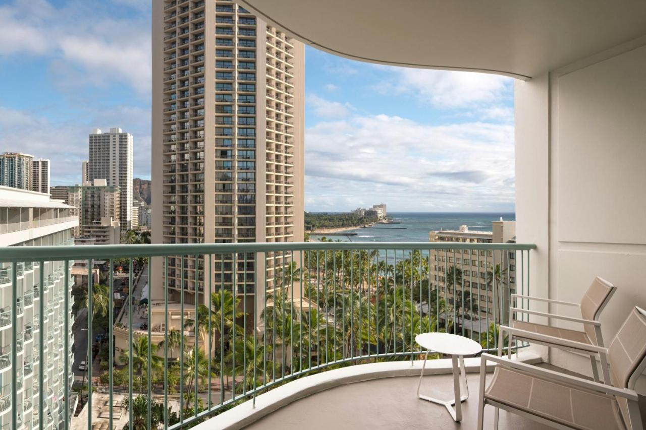Tower Ocean King, Guest room, 1 King, Ocean view at Sheraton Princess Kaiulani Waikiki Beach