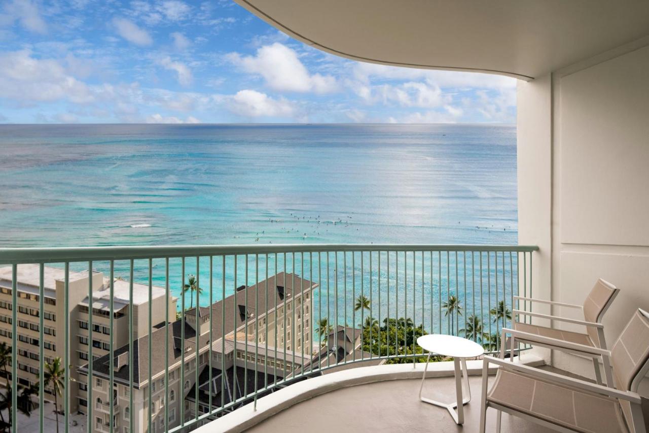 Premier Ocean King, Guest room, 1 King, Ocean view at Sheraton Princess Kaiulani Waikiki Beach