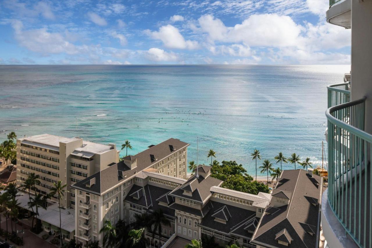 Premier Ocean King, Guest room, 1 King, Ocean view at Sheraton Princess Kaiulani Waikiki Beach