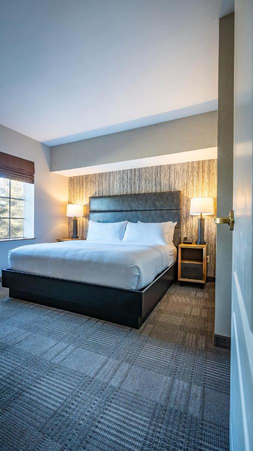 | Cherry Valley Hotel