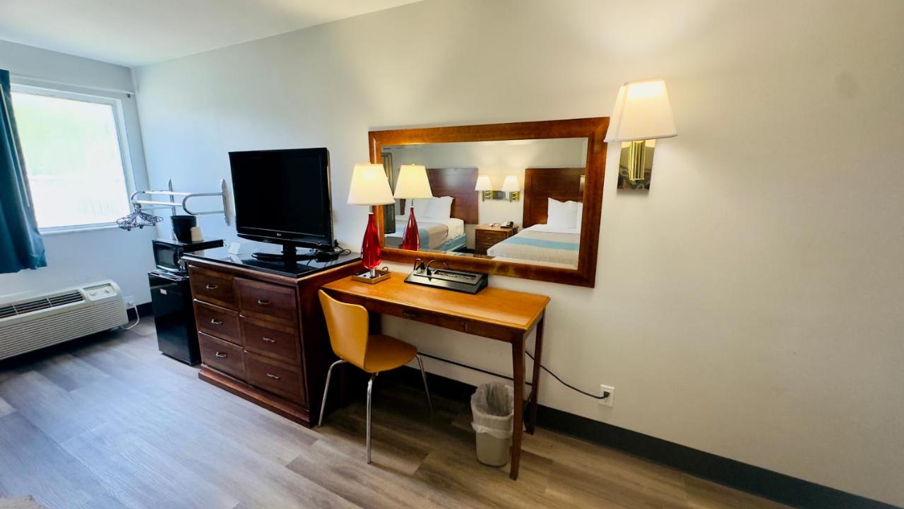 | Motel 6 McGraw, NY - Cortland