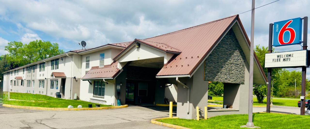 | Motel 6 McGraw, NY - Cortland