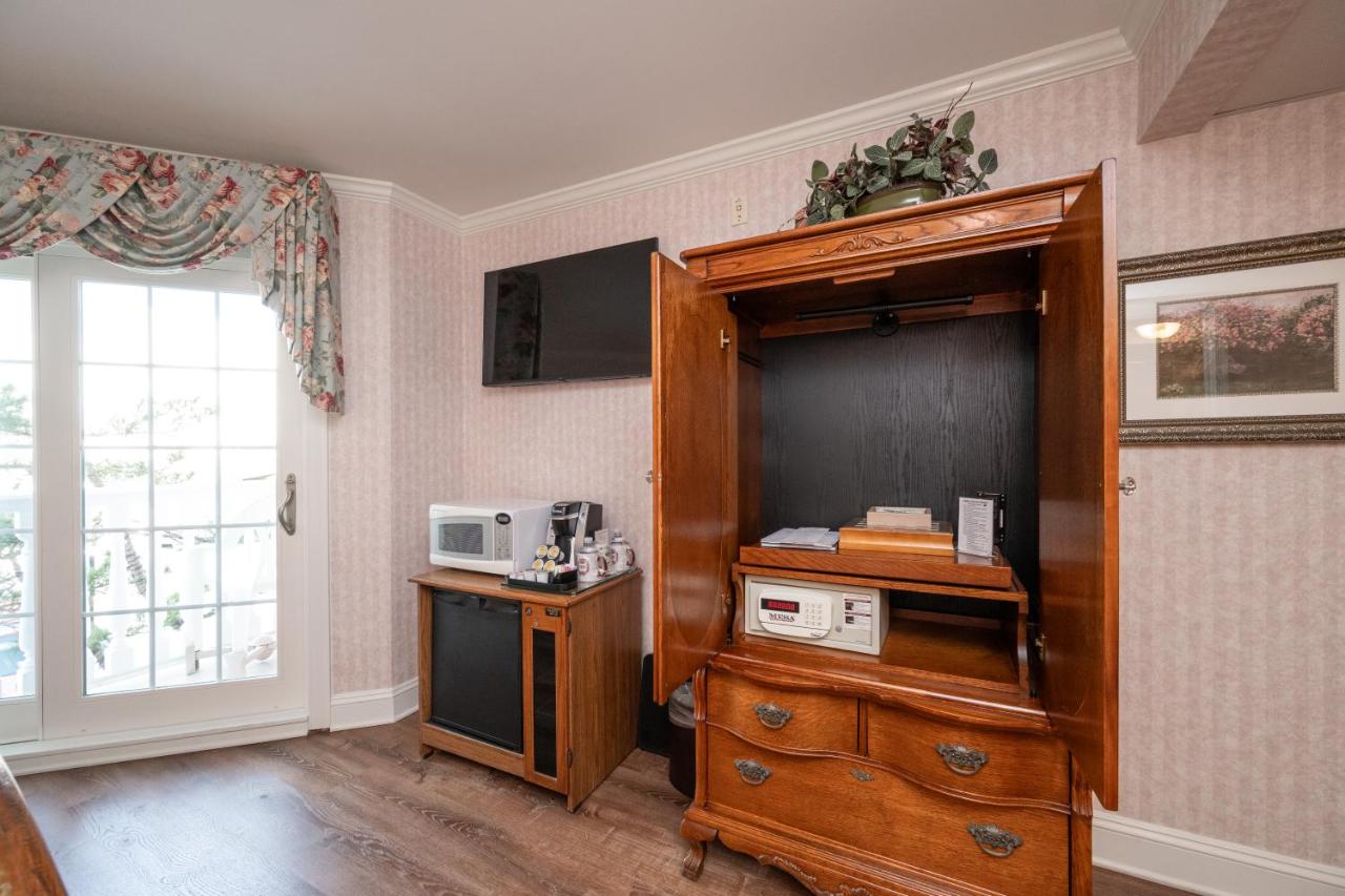 | Boardwalk Plaza Hotel