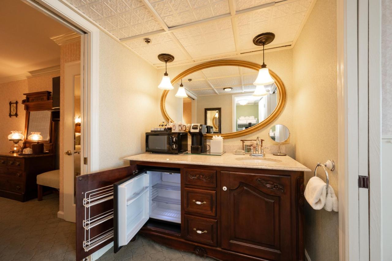 | Boardwalk Plaza Hotel