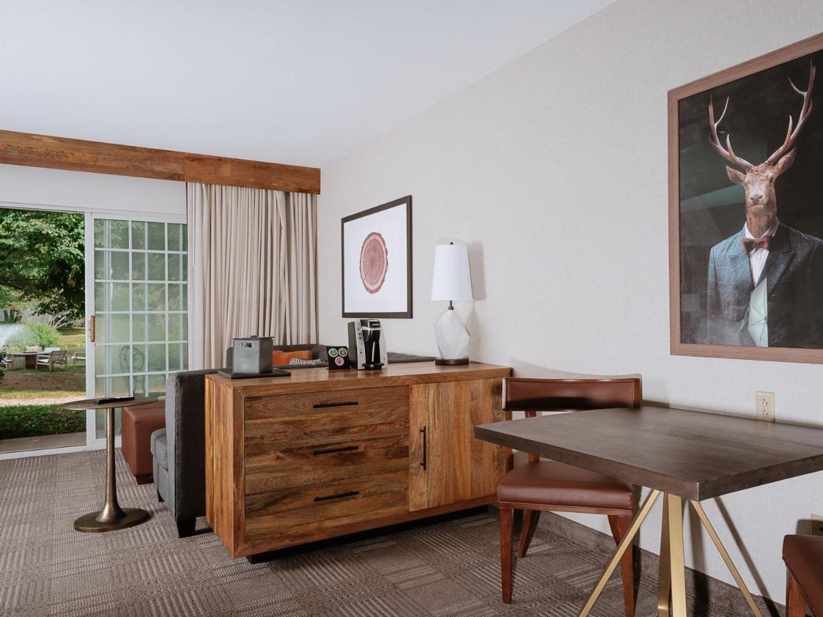 | Cherry Valley Hotel