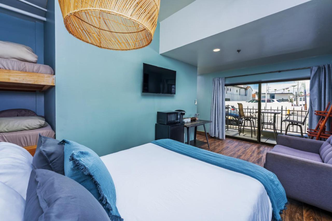 | Nomads Hotel