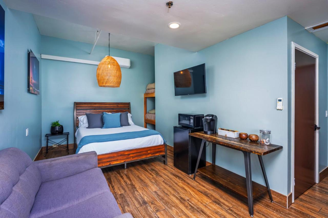 | Nomads Hotel