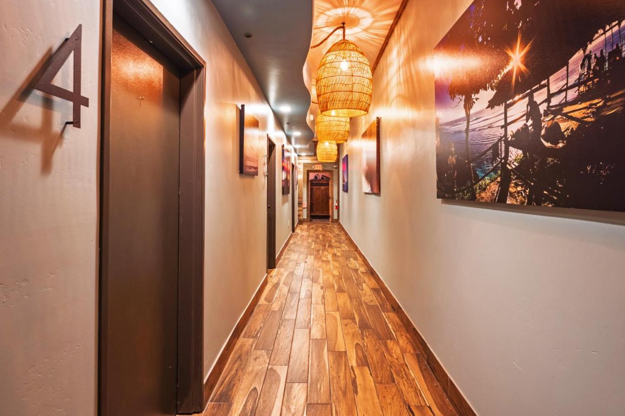 | Nomads Hotel