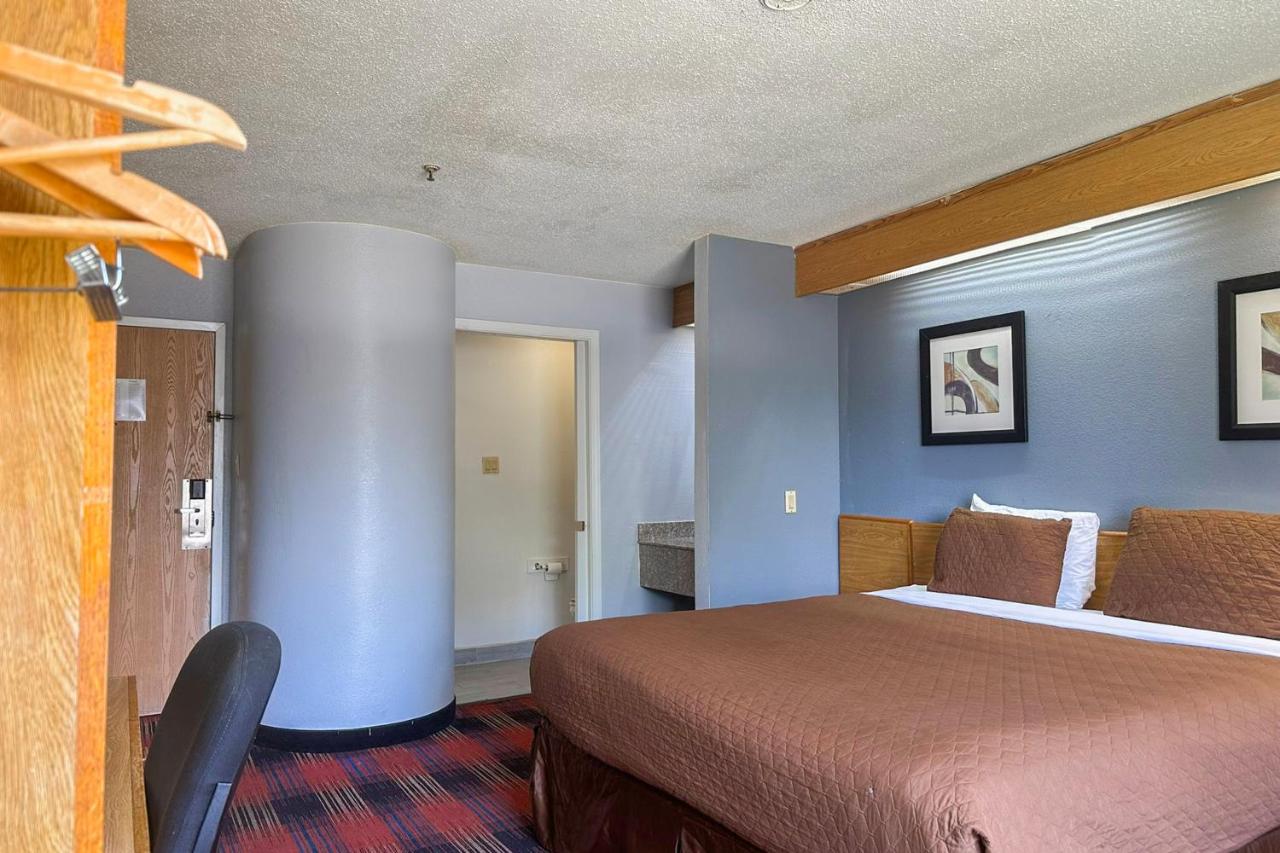 | classic inn