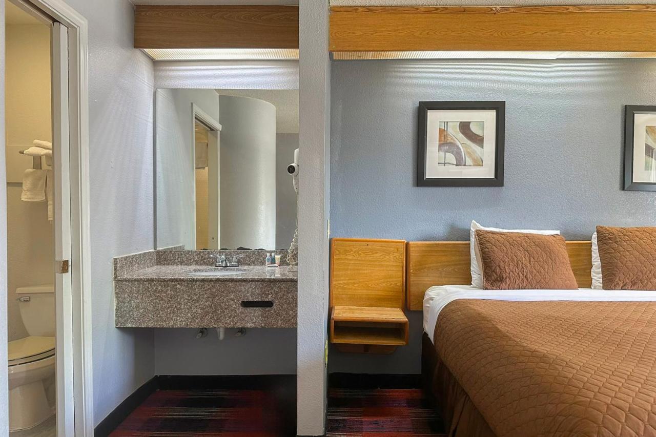 | classic inn