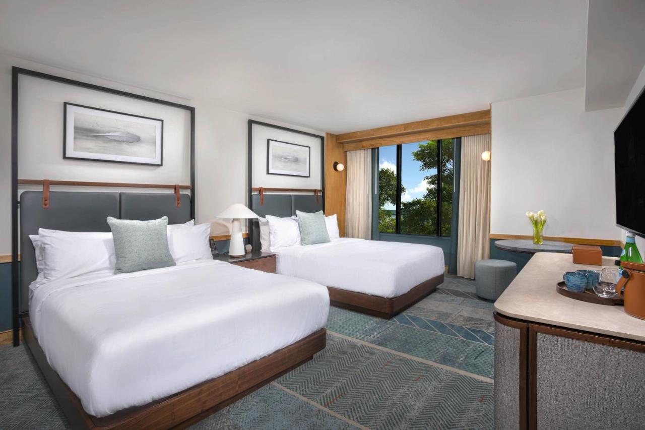 | Merriweather Lakehouse Hotel, Autograph Collection