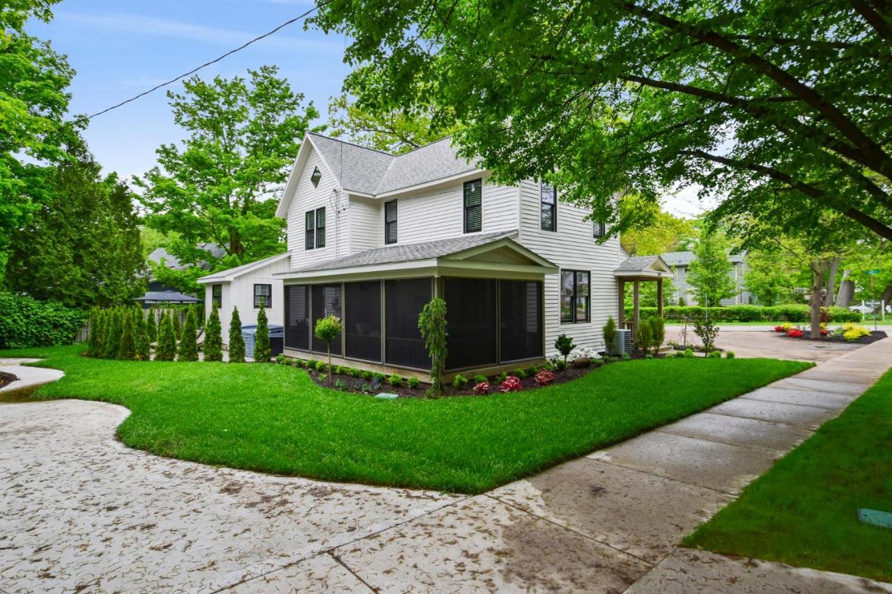 | Saugatuck Farmhouse