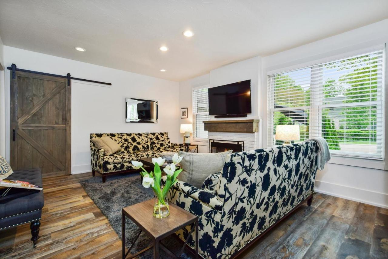 | Saugatuck Farmhouse