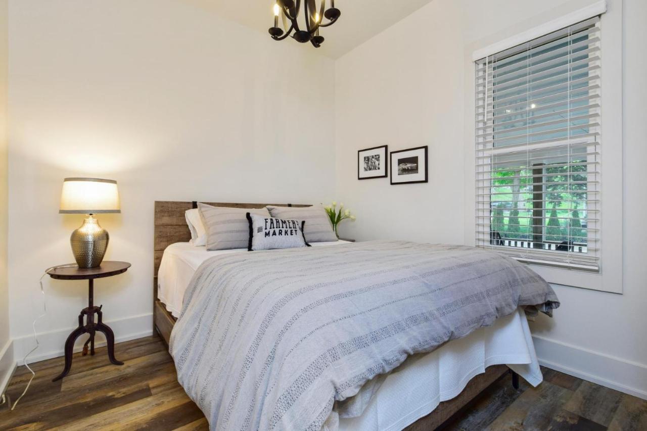 | Saugatuck Farmhouse