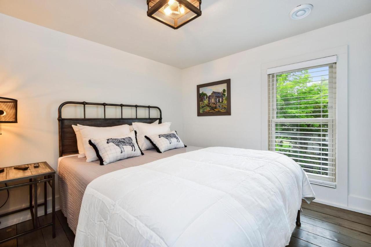 | Saugatuck Farmhouse