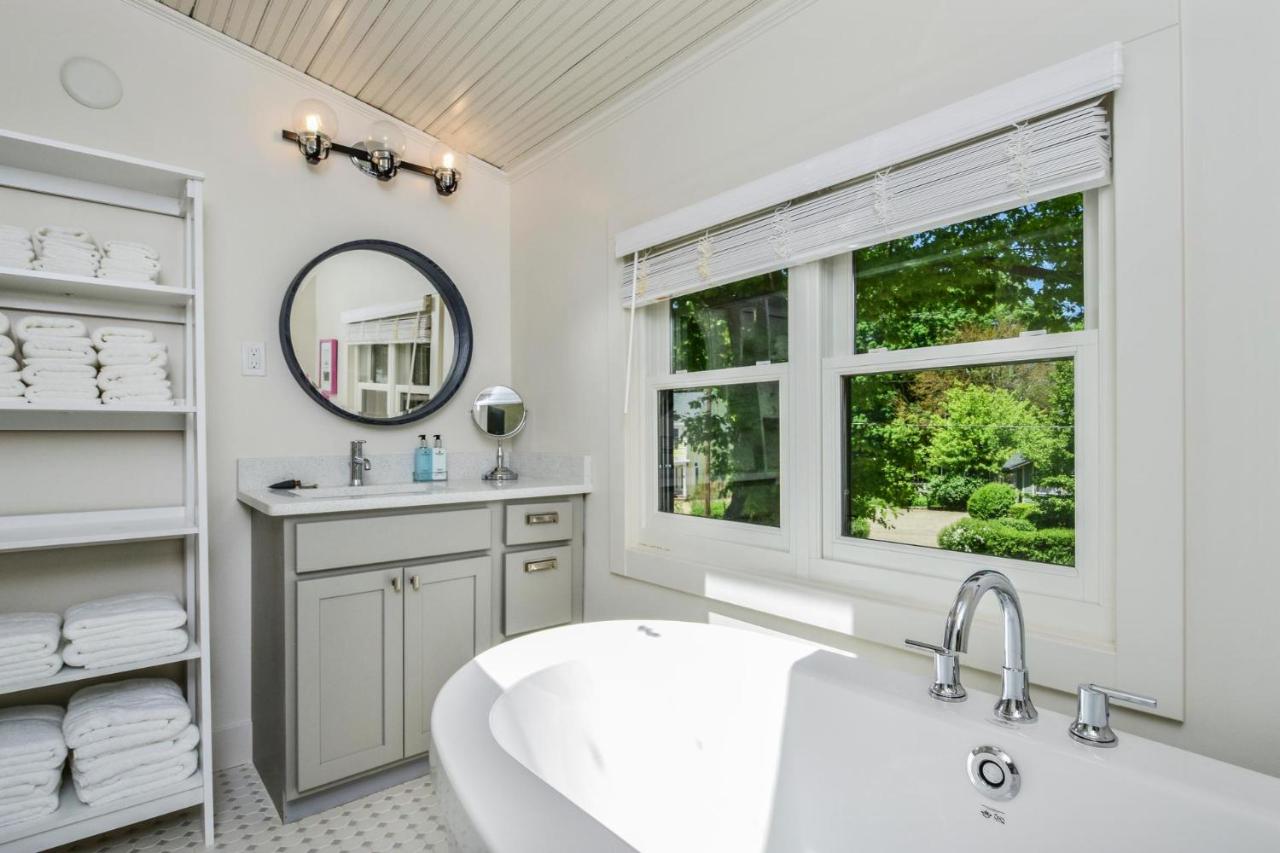 | Saugatuck Farmhouse
