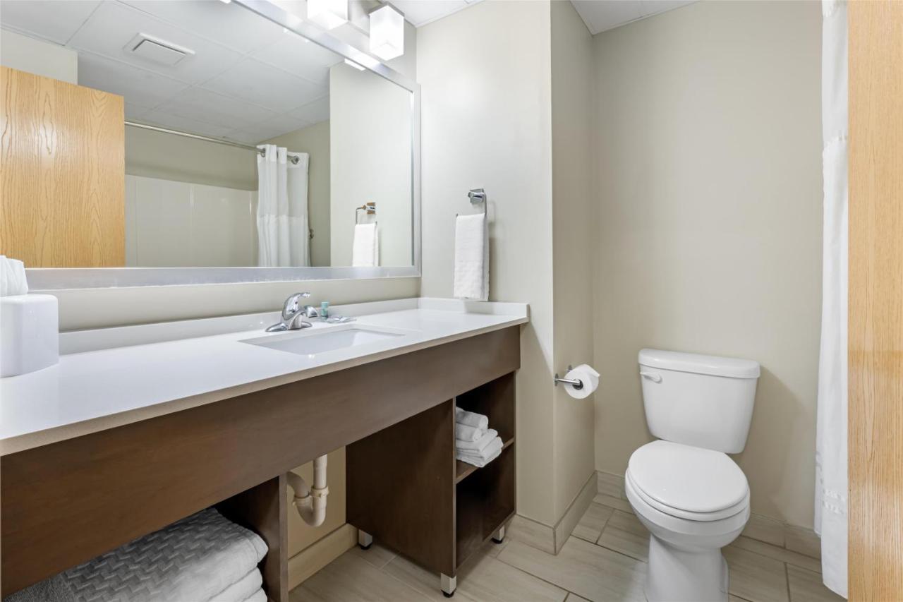 King Room at Best Western Brockport Inn & Suites