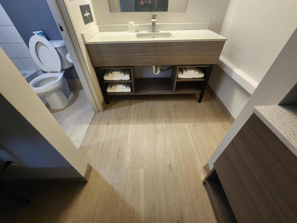 Queen Room with Two Queen Beds - Non-Smoking at Extended Stay America Select Suites - Sterling