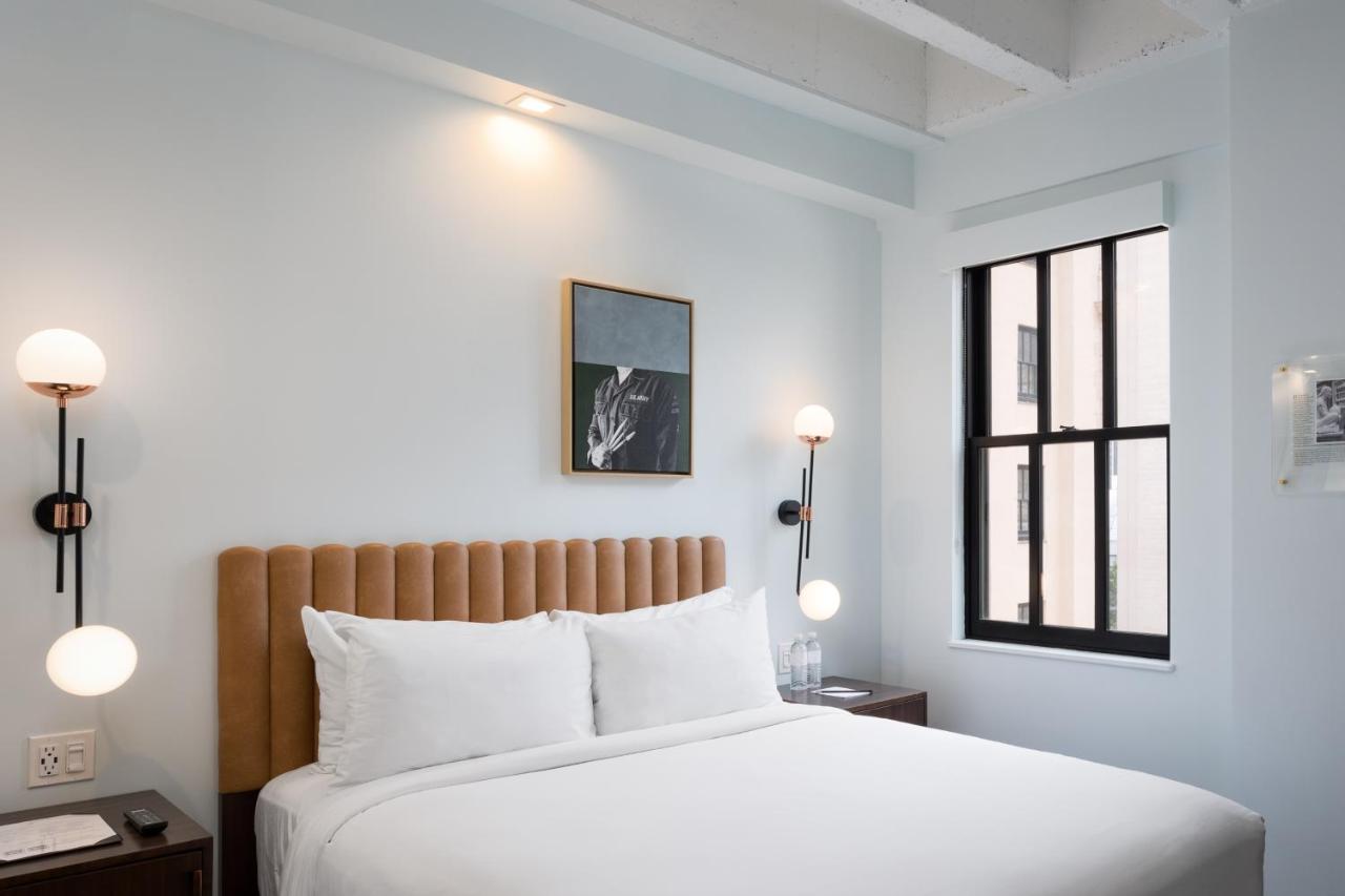 Apprentice, Guest room, 1 Queen at The Guild Hotel, San Diego Downtown, a Marriott Tribute Portfolio Hotel