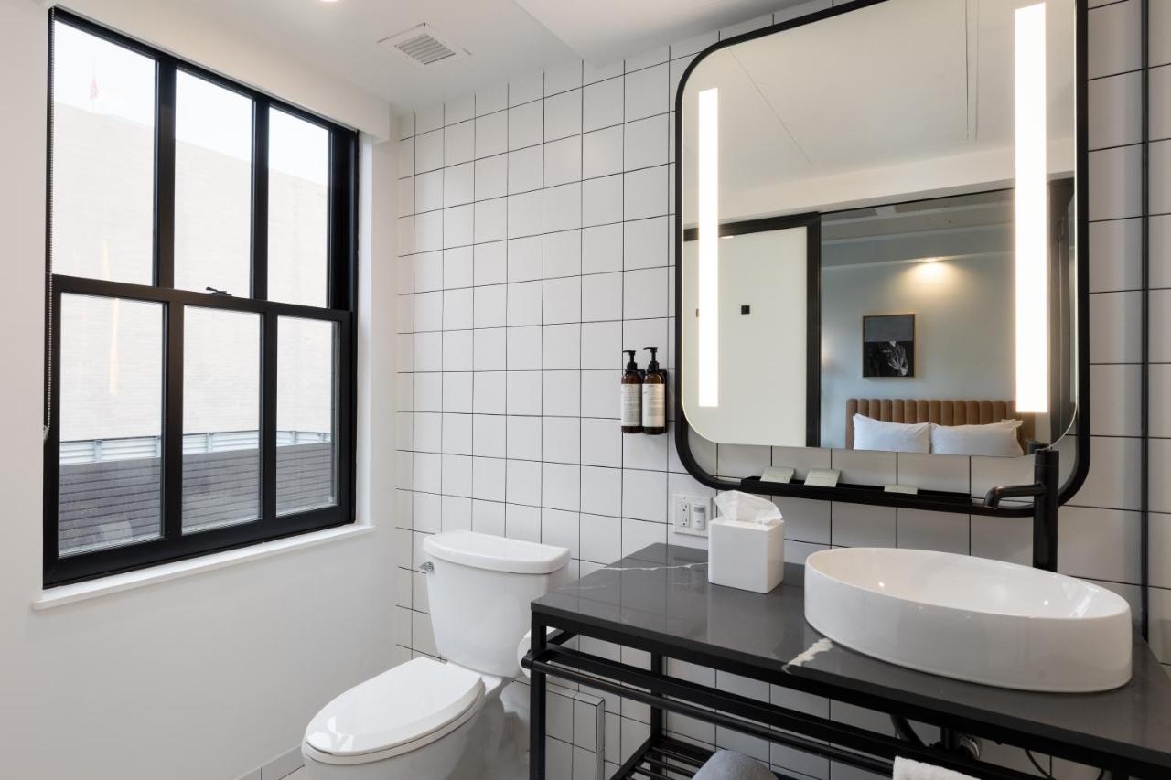 Apprentice, Guest room, 1 Queen at The Guild Hotel, San Diego Downtown, a Marriott Tribute Portfolio Hotel