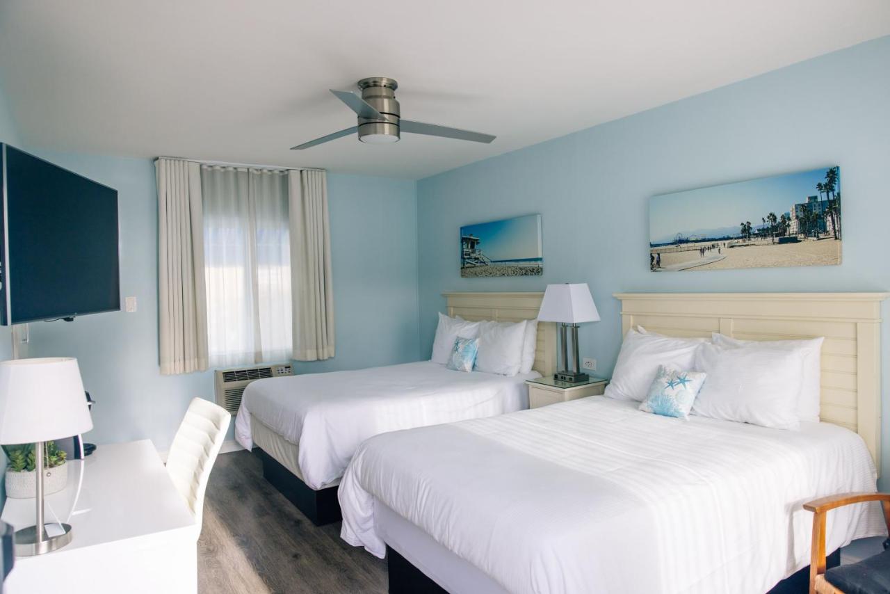 | Bayside Hotel