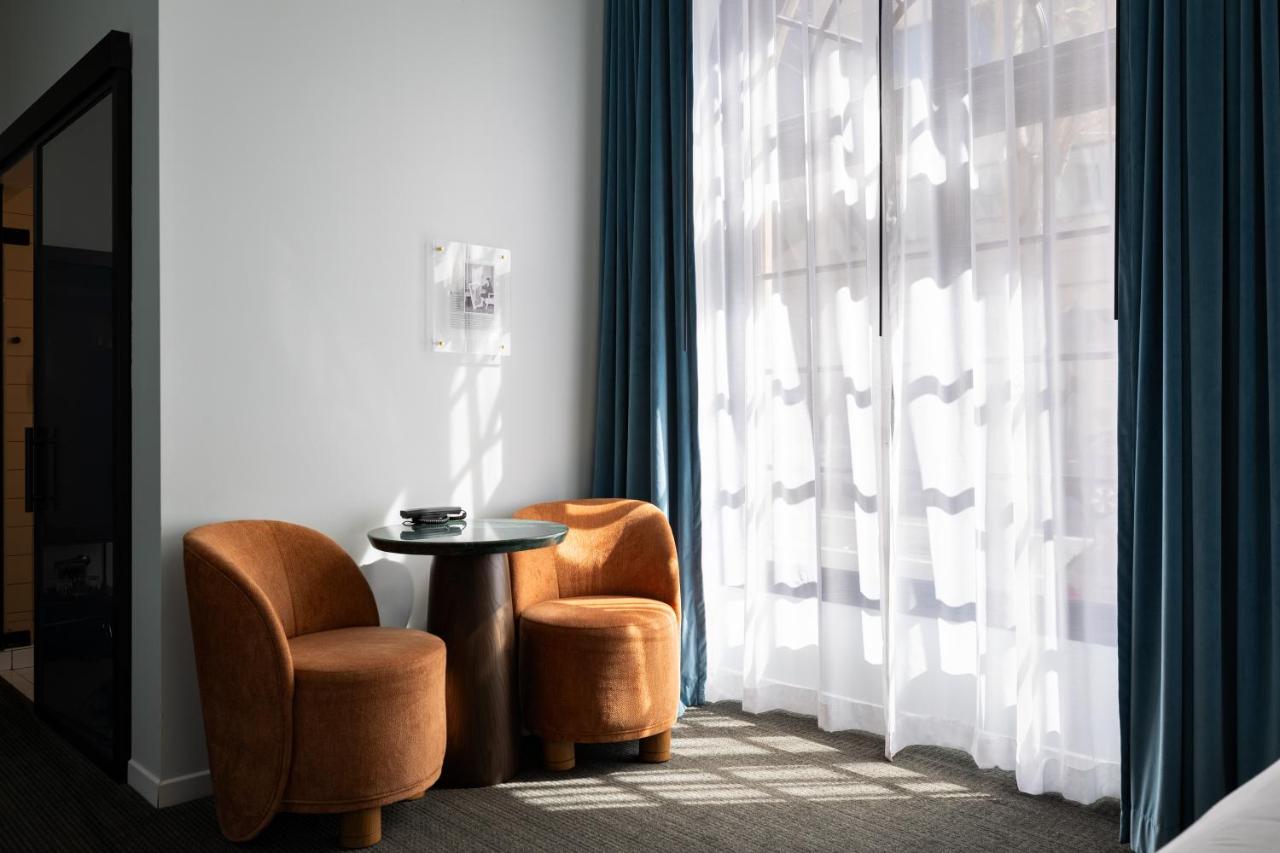 Artisan, Guest room, 1 King at The Guild Hotel, San Diego Downtown, a Marriott Tribute Portfolio Hotel