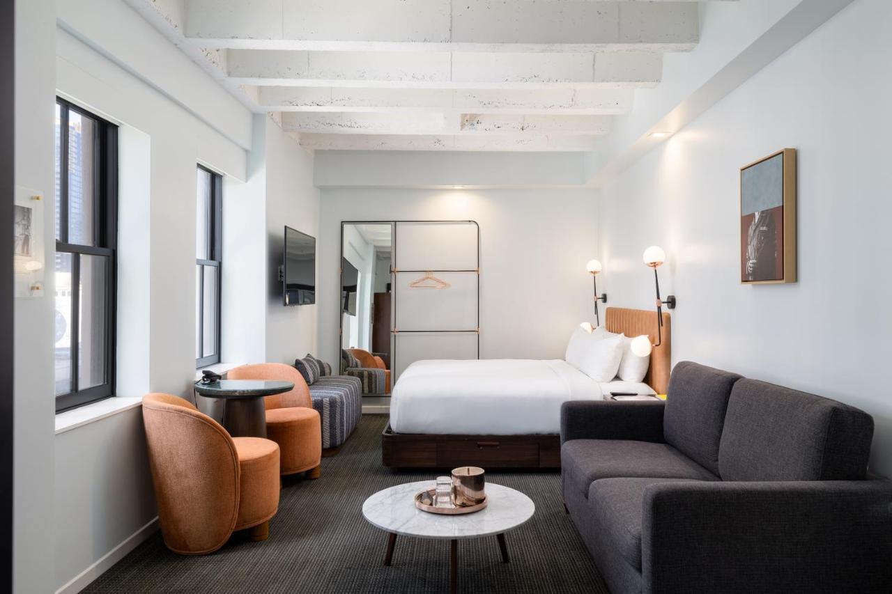 Master, Junior Suite, 1 King, Sofa bed at The Guild Hotel, San Diego Downtown, a Marriott Tribute Portfolio Hotel