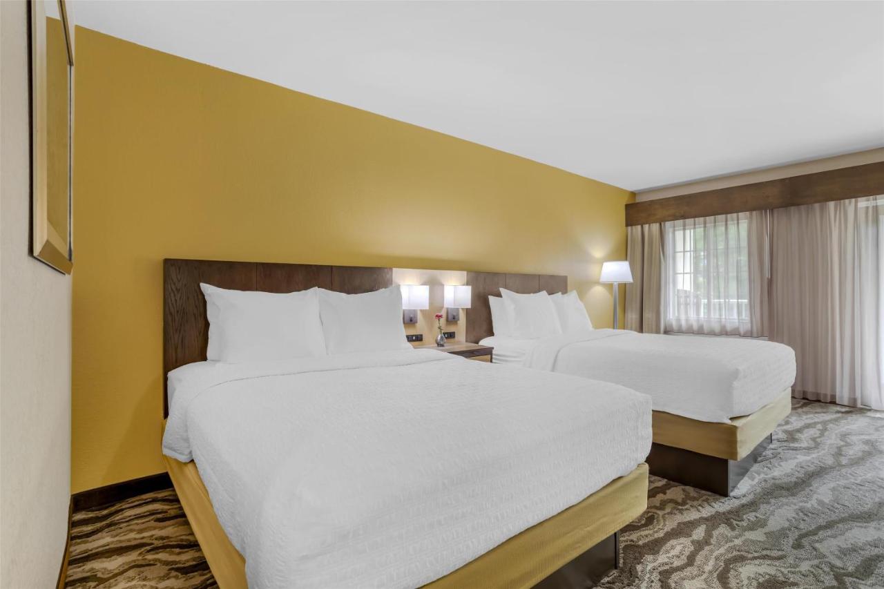 Queen Suite with Two Queen Beds - Non-Smoking at Best Western Plus River Escape Inn & Suites