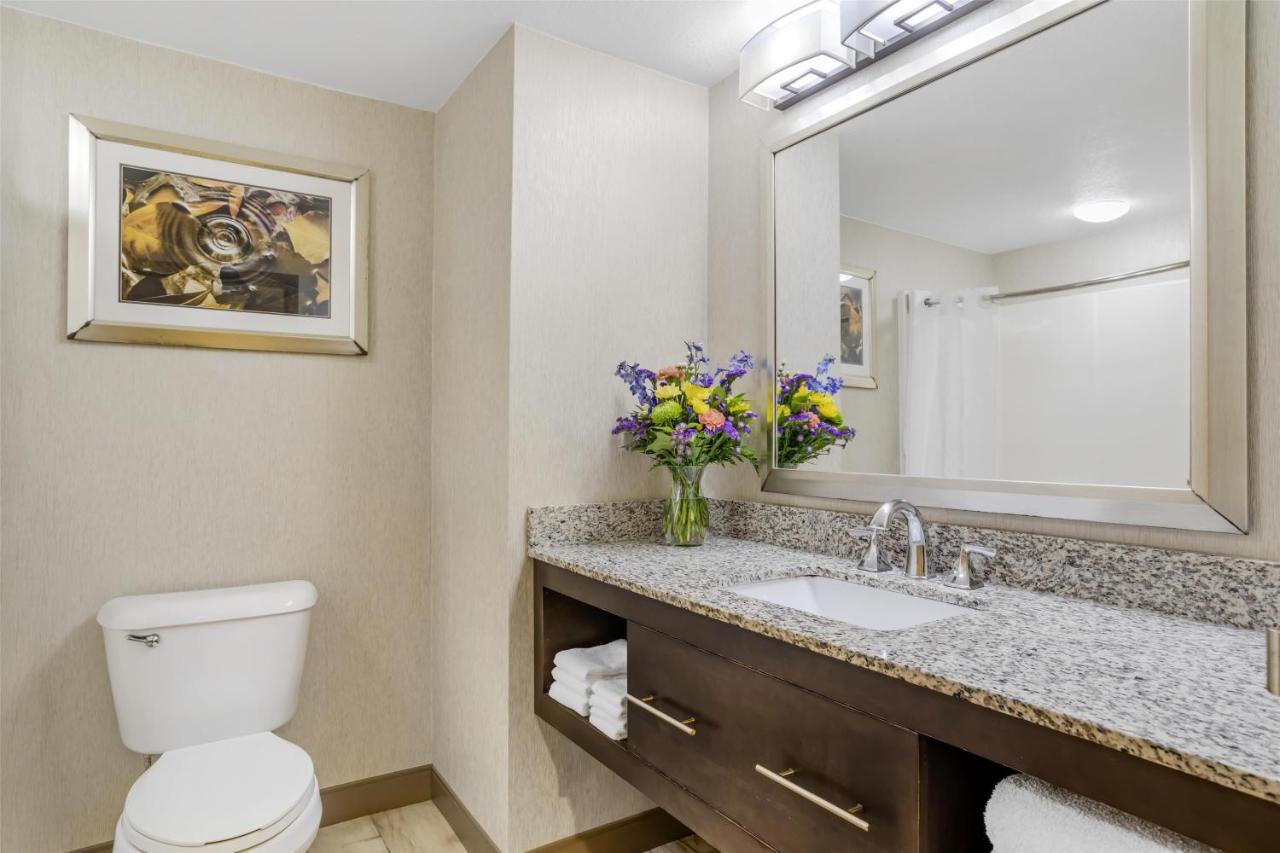 Queen Suite with Two Queen Beds - Non-Smoking at Best Western Plus River Escape Inn & Suites