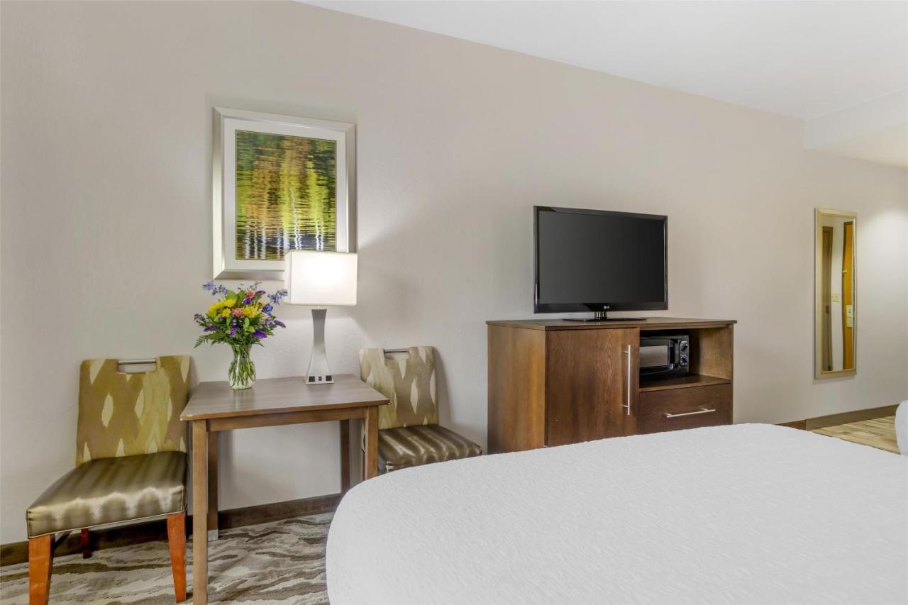 Queen Room with Two Queen Beds at Best Western Plus River Escape Inn & Suites