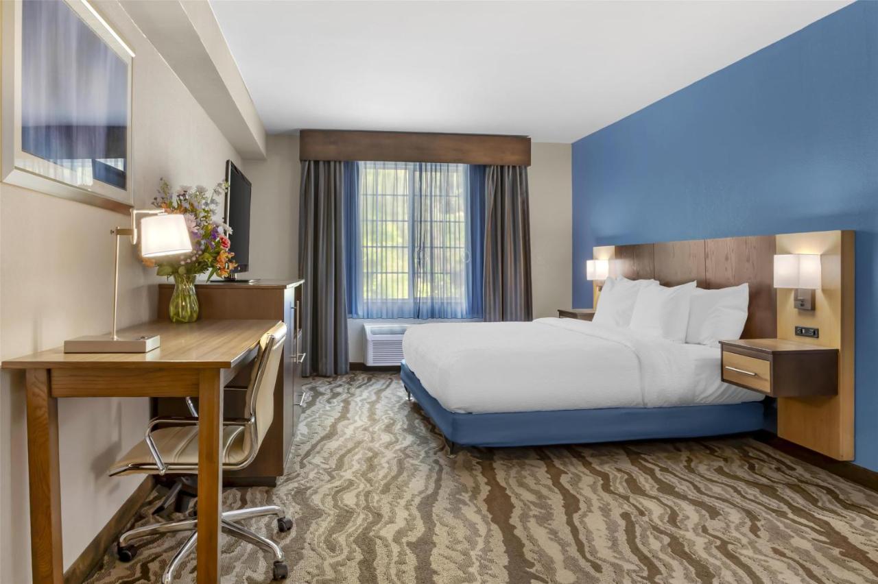 King Room - Disability Access/Non-Smoking at Best Western Plus River Escape Inn & Suites