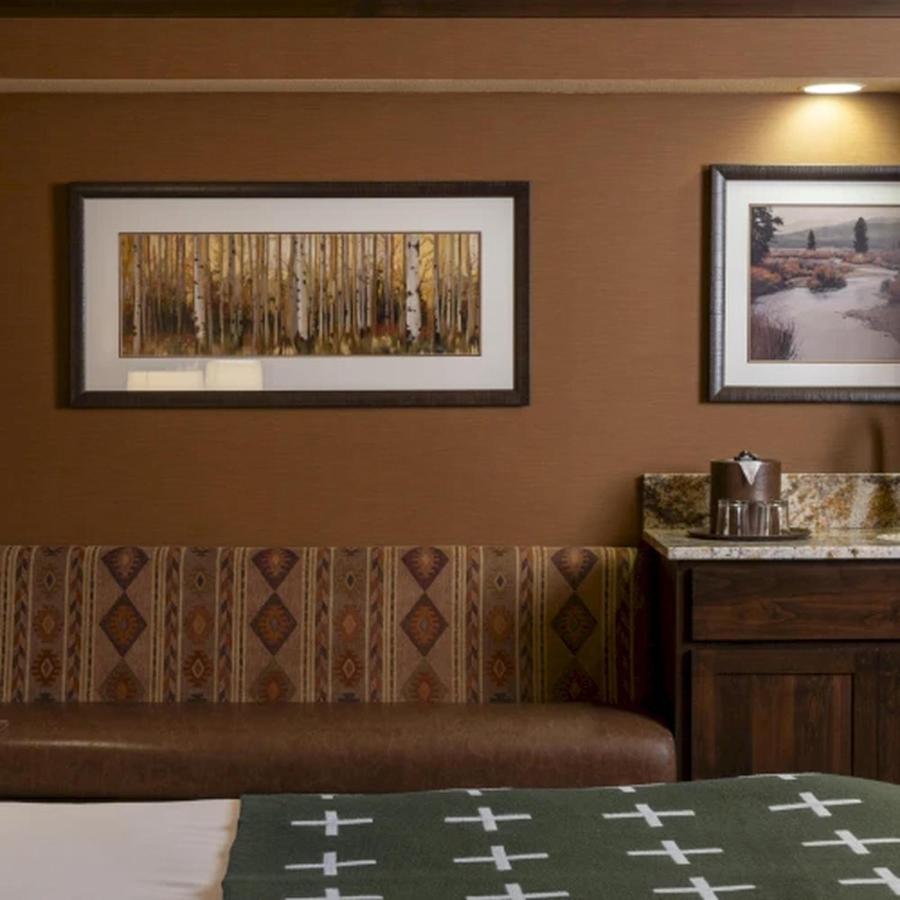  | Creekside Inn - Bishop