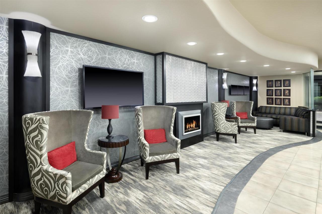 | Best Western Premier Crown Chase Inn & Suites