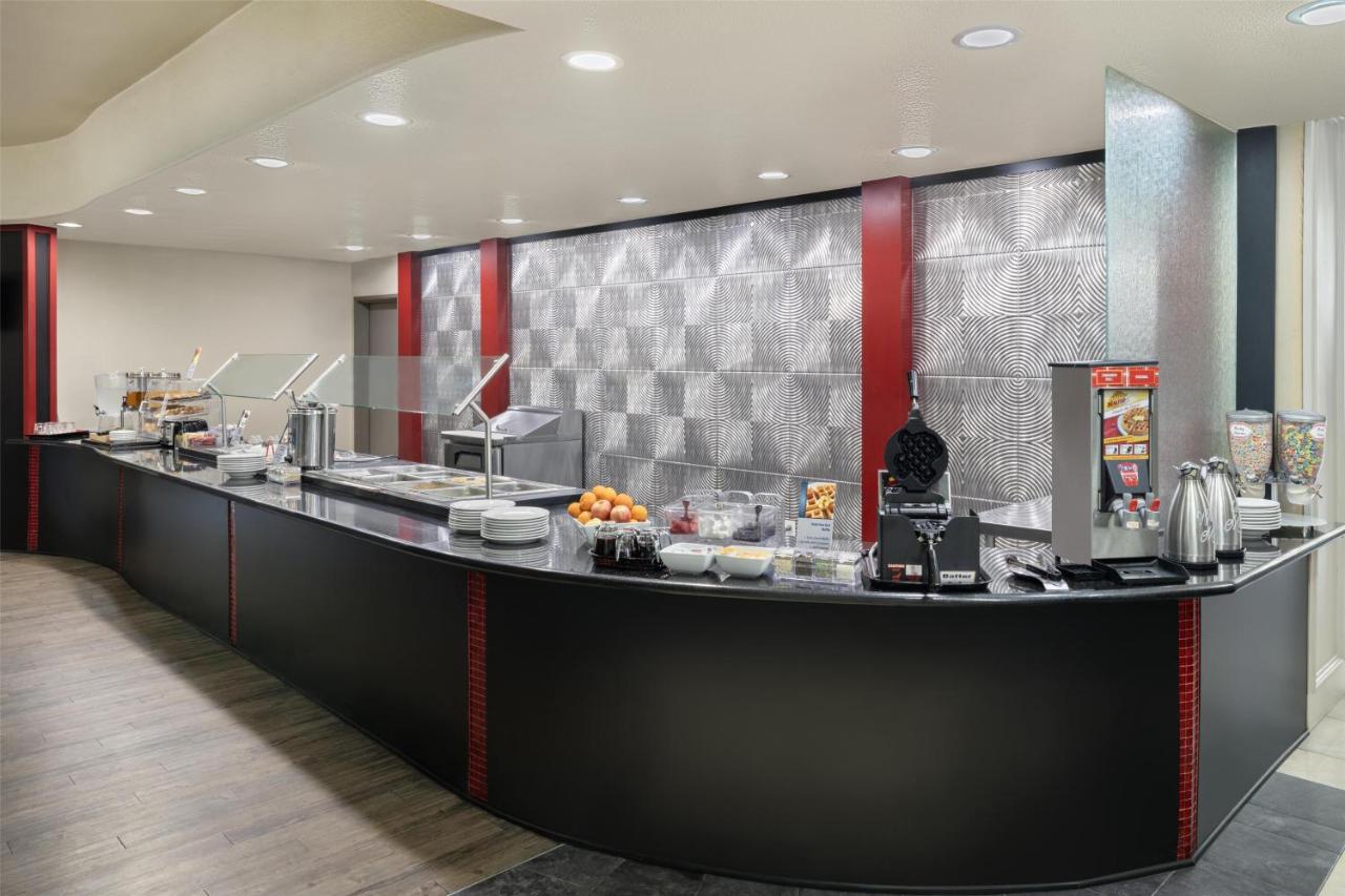 | Best Western Premier Crown Chase Inn & Suites