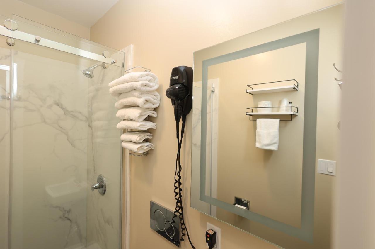 Casa Loma Hotel